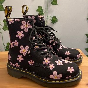 Page Meadow Size 5 Doc Martens